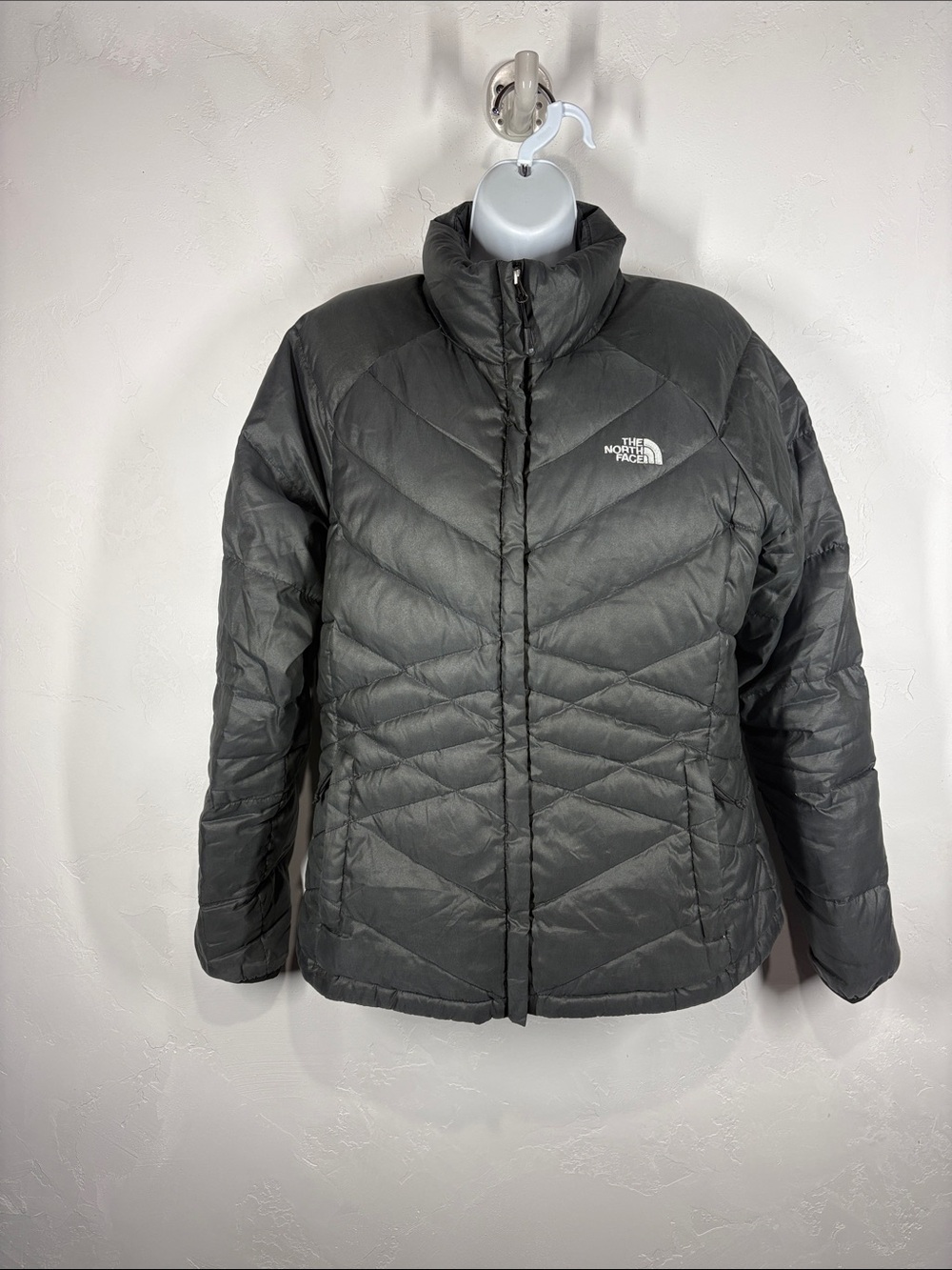 The North Face 550 Women's Charcoal Down Quilted Puffer Aconcagua Jacket Large